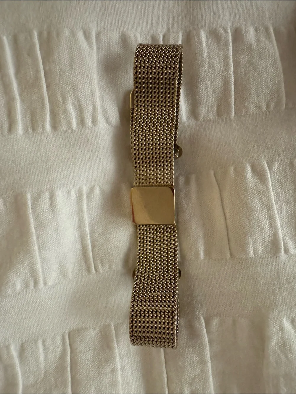Fitbit Luxe Fitness Tracker with 5 bands and charger